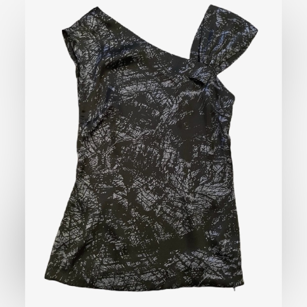 Ricki's one shoulder top